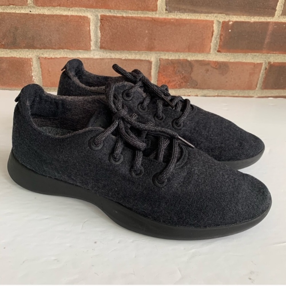 Allbirds black wool lace up runners Men’s Size 8